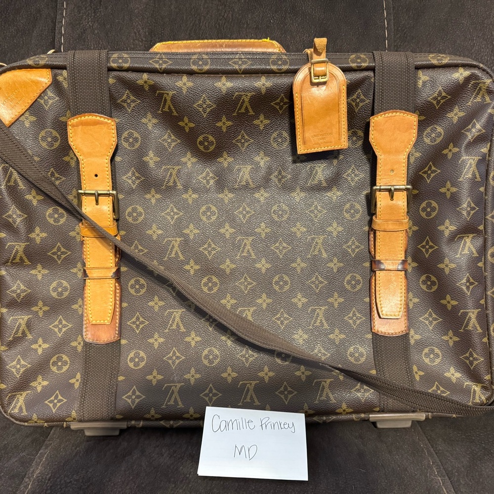 Louis Vuitton 53 satellite travel bag 🧳